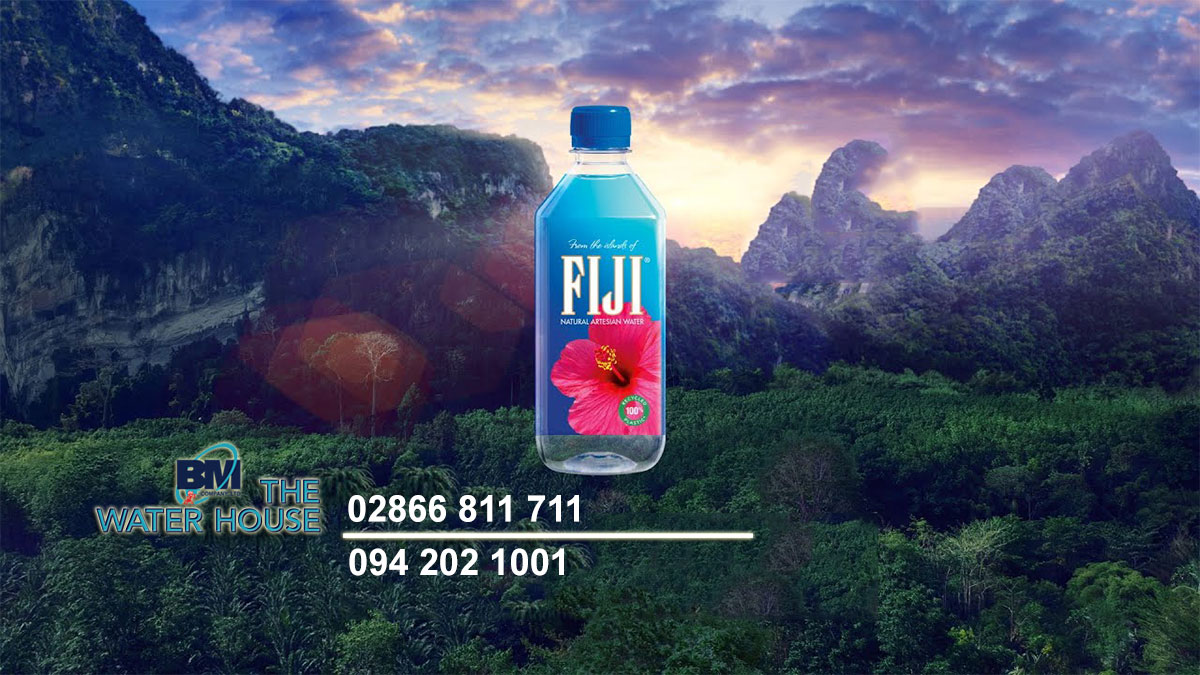 Thùng nước Fiji chai 1,5L (Thùng 12 chai)